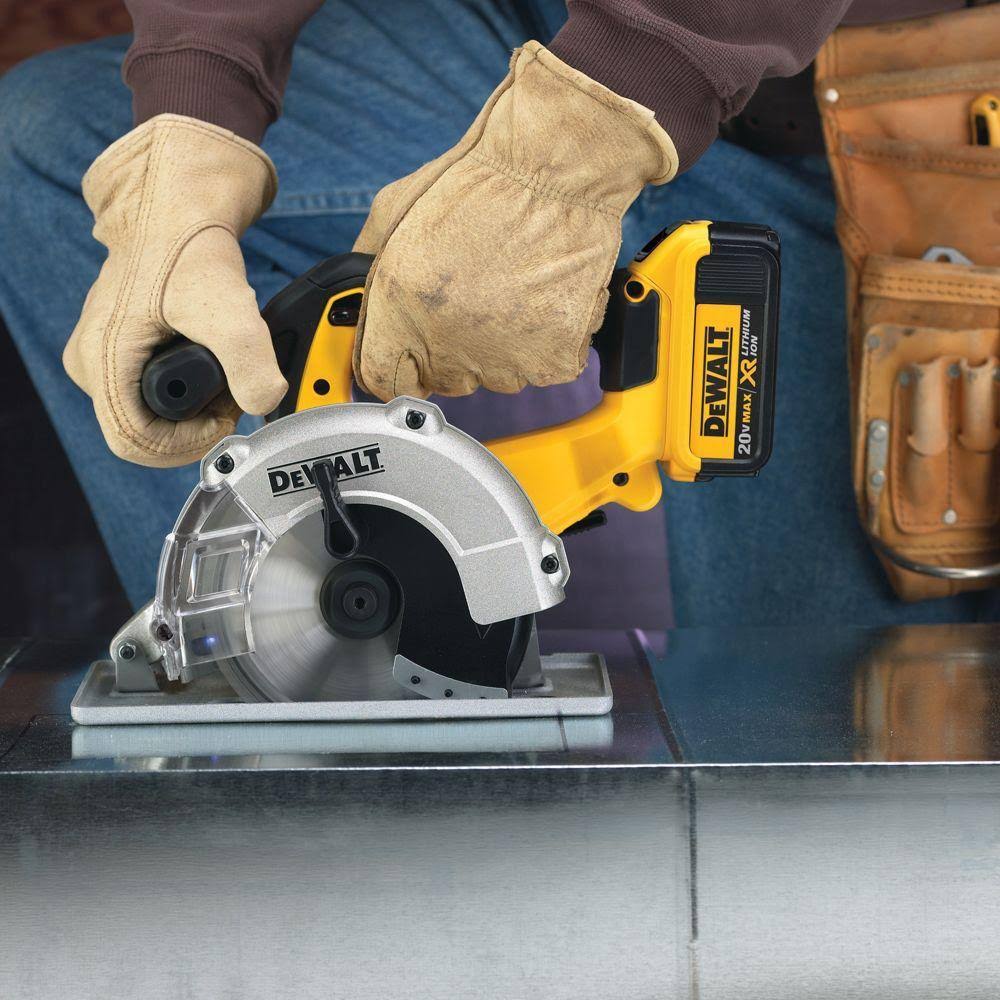 20V MAX Metal Cutting Circular Saw Kit L35370