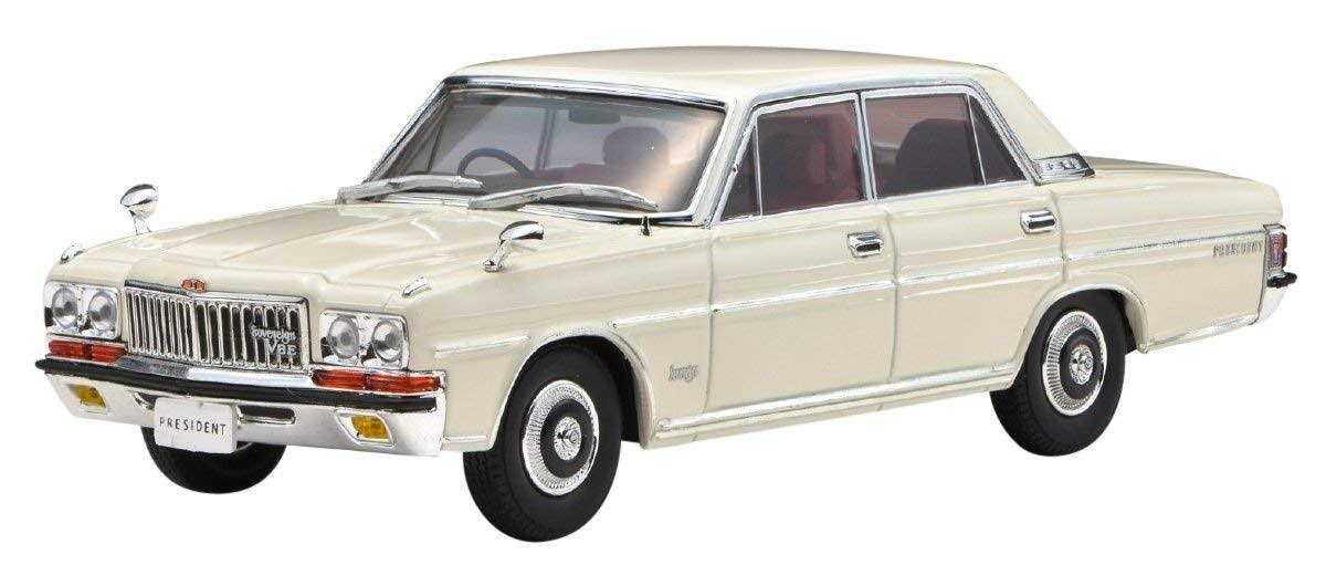 White 1/43 Scale Model Car L8390