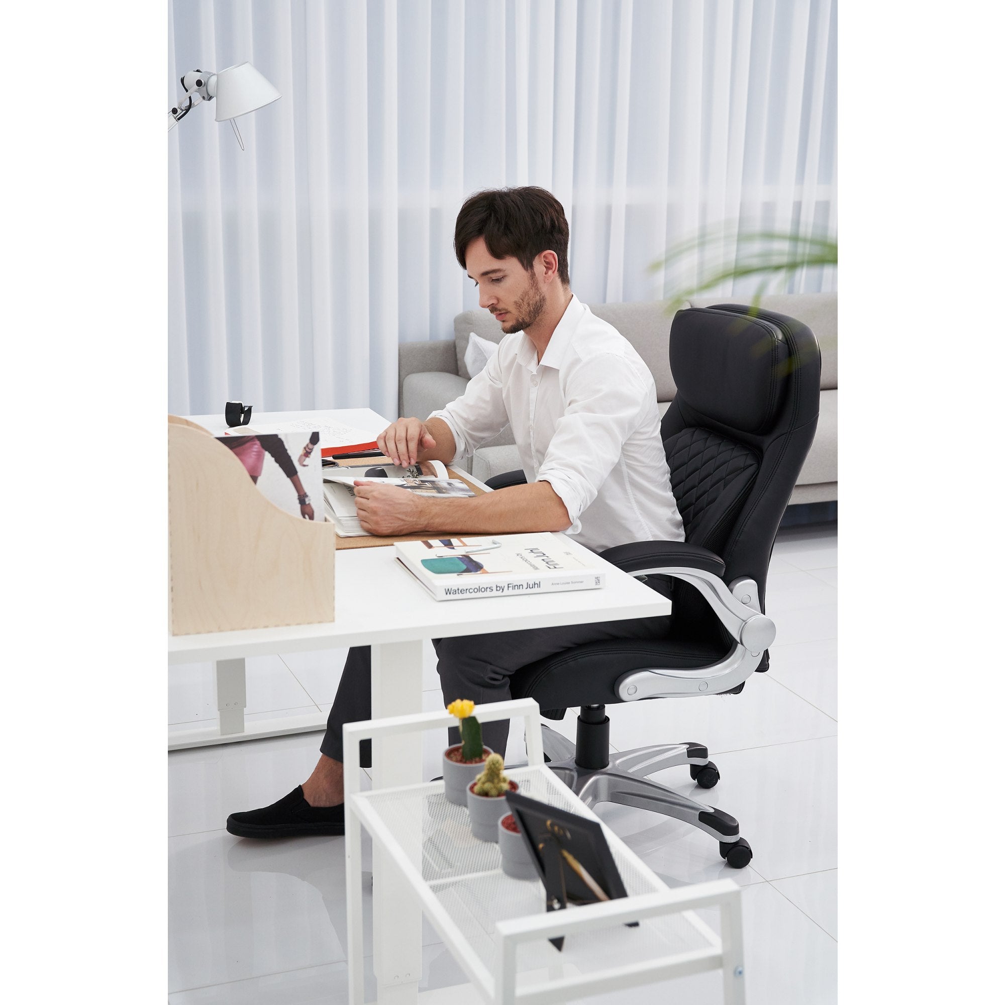 Ergonomic PU Leather Office Chair M994232