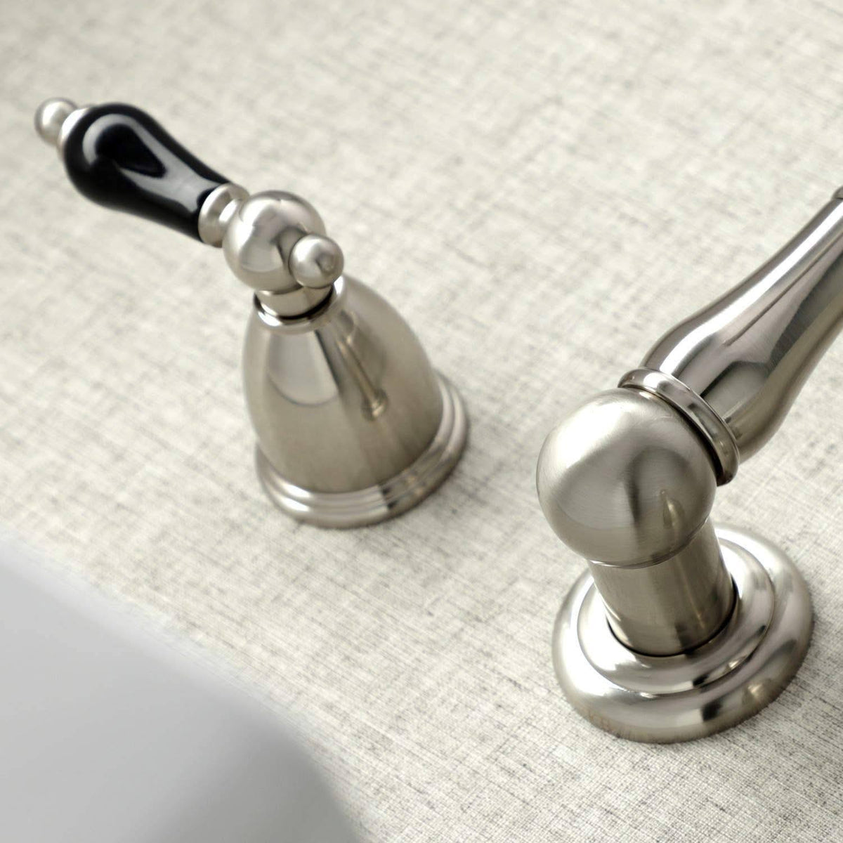 Antique Brass Wall Mount Bathroom Faucet R116560